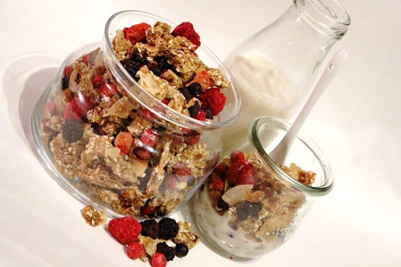 Low Carb Granola ist sehr begehrt und schmeckt besonders Kindern