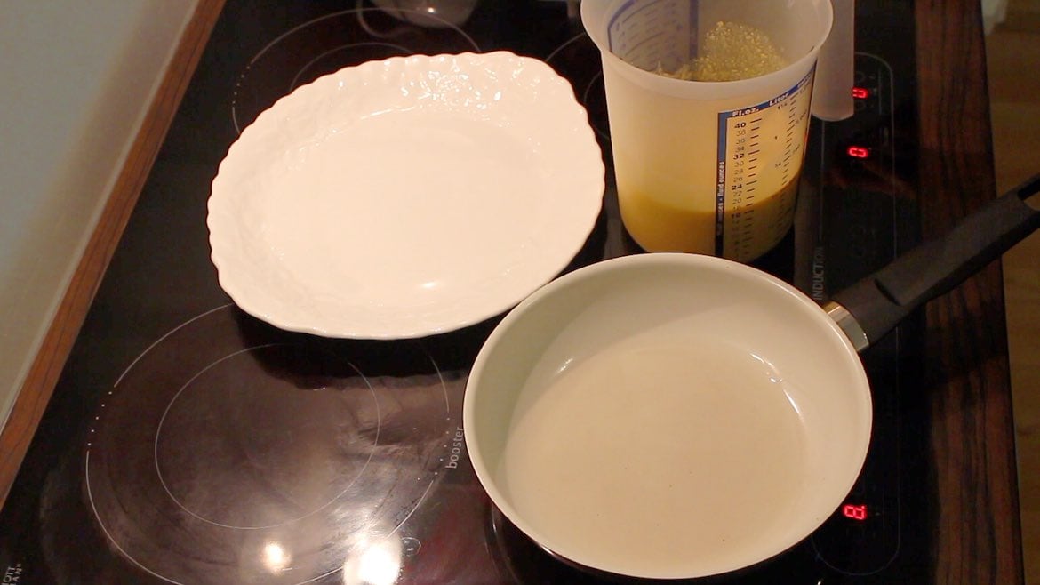 heating up the pan for keto Crepes