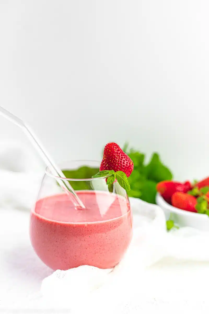 Mothers Day Keto Smoothie Drink in a round glass