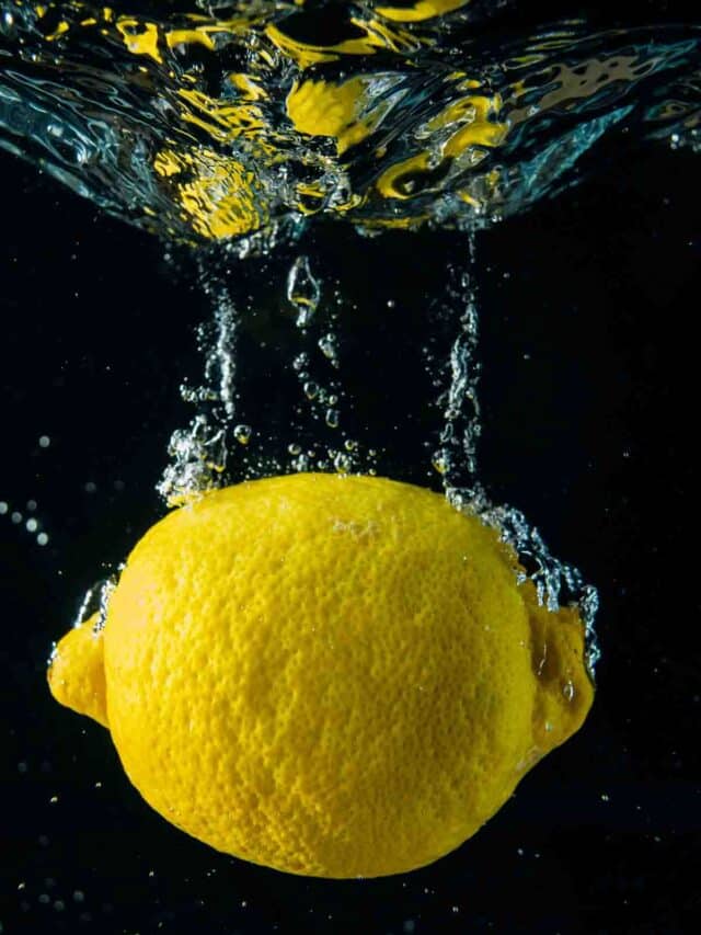 Whole lemon inside water.